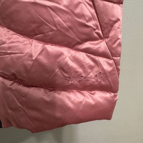 Pulse women’s rose colored puffer vest size medium - Picture 4 of 6